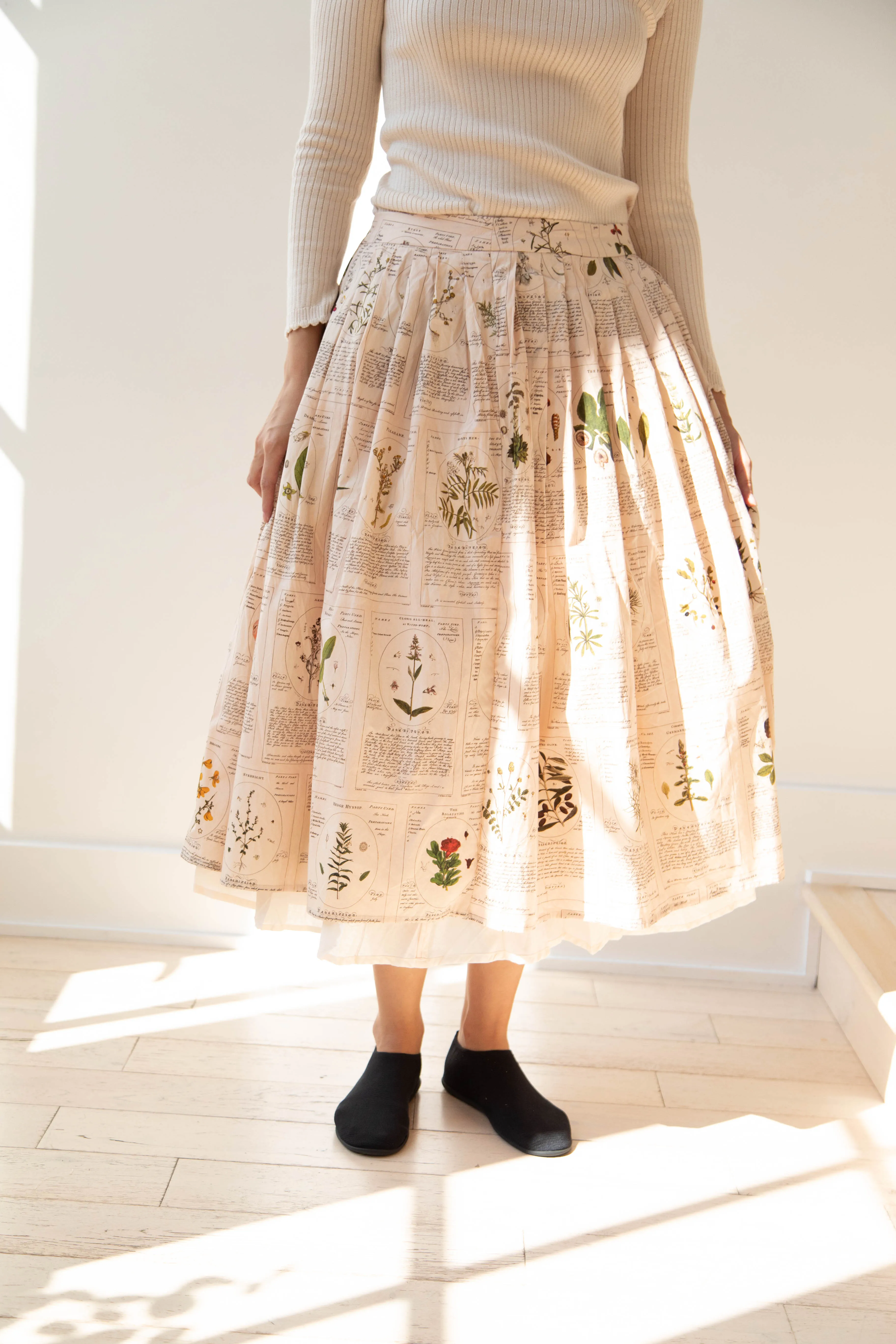 Aleksandr Manamïs | Plissé Skirt in Herbarium