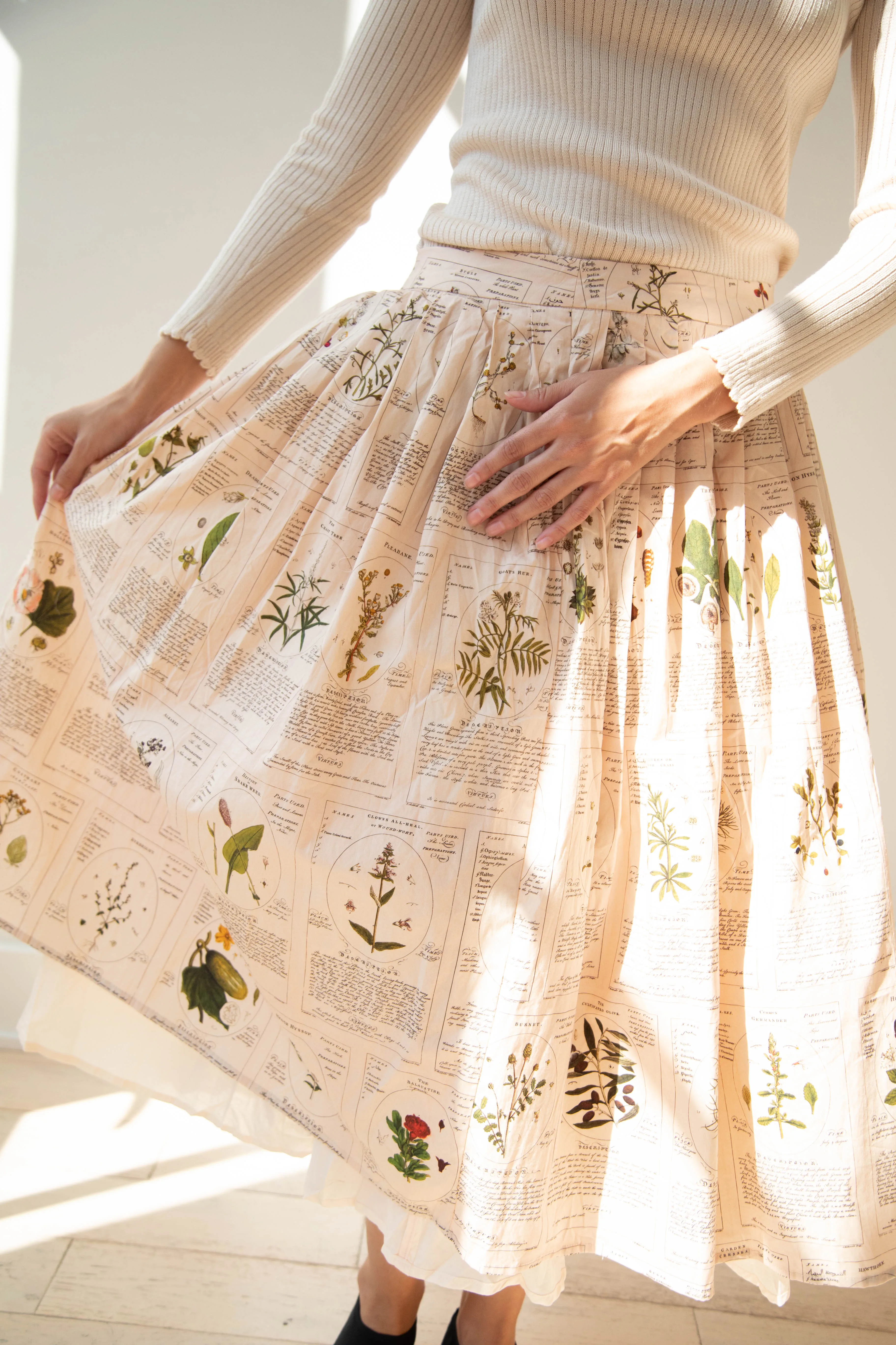 Aleksandr Manamïs | Plissé Skirt in Herbarium