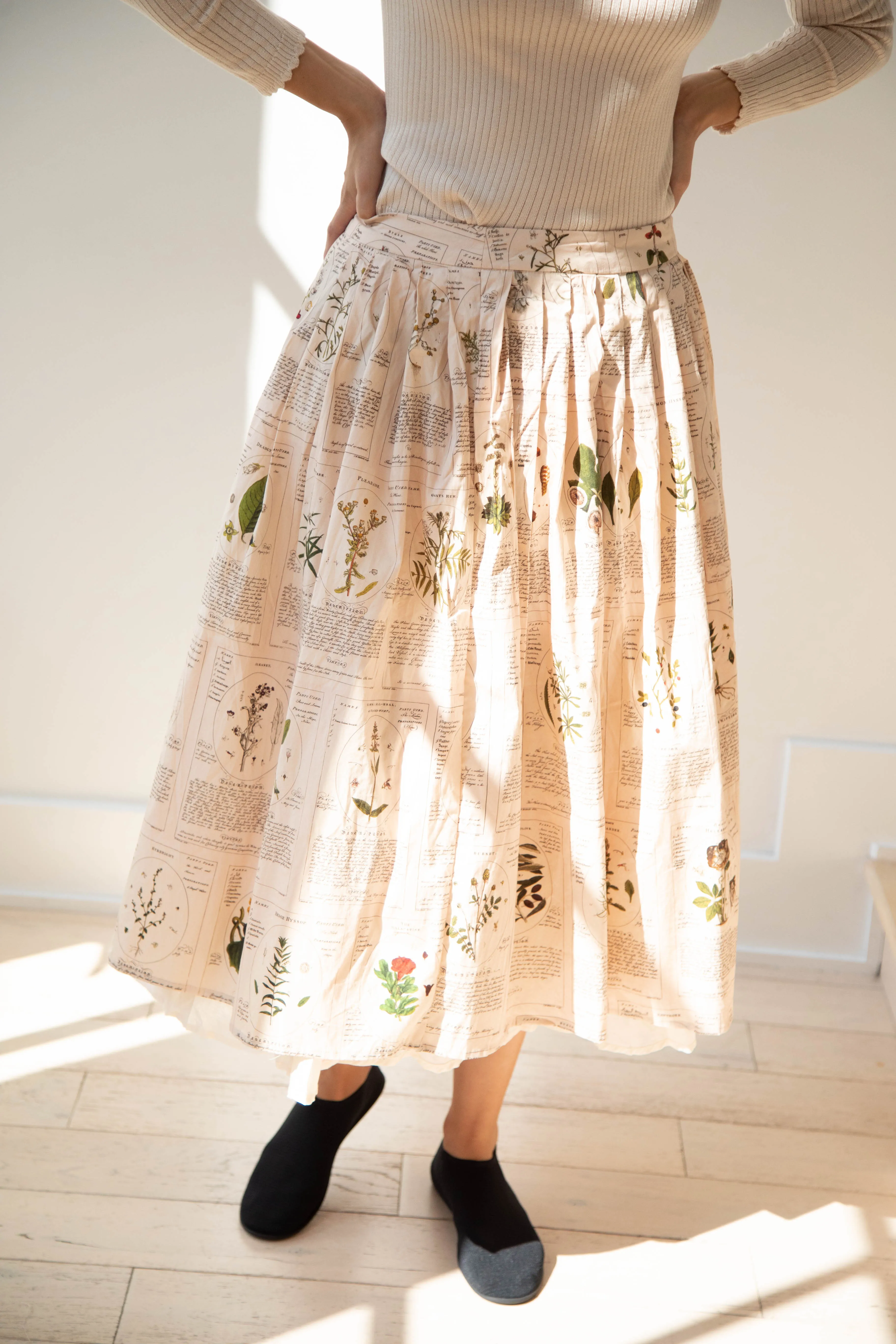 Aleksandr Manamïs | Plissé Skirt in Herbarium