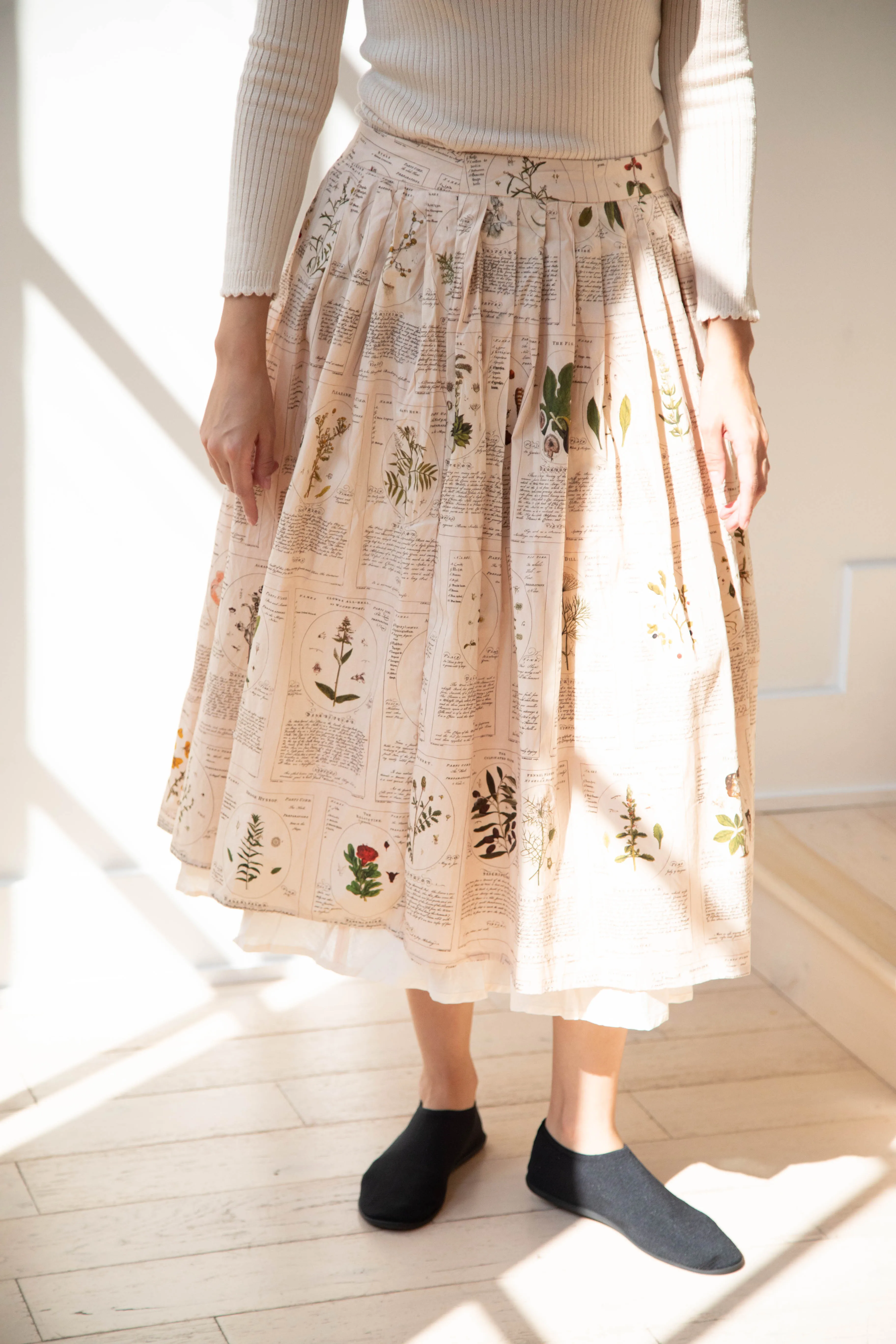 Aleksandr Manamïs | Plissé Skirt in Herbarium