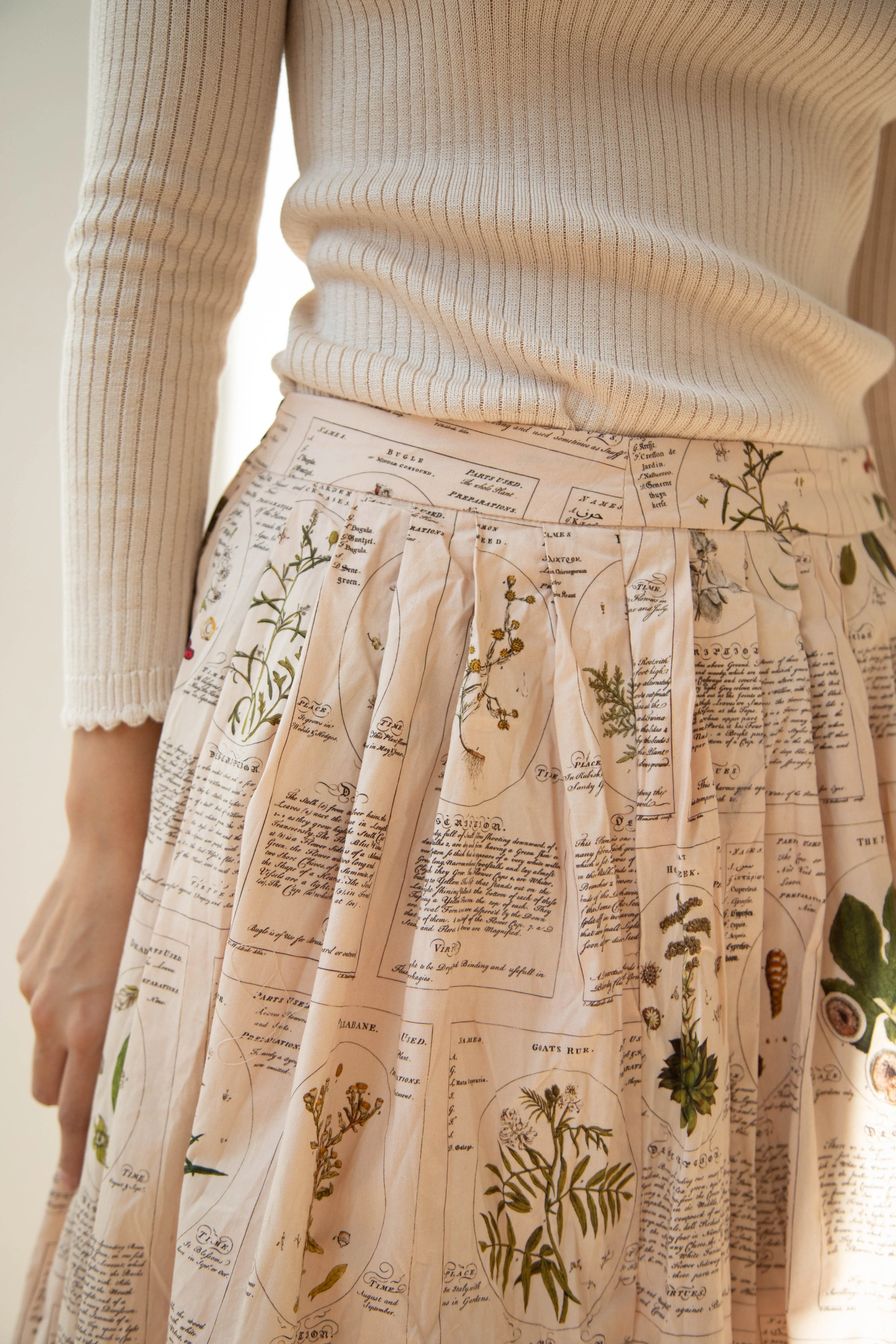 Aleksandr Manamïs | Plissé Skirt in Herbarium