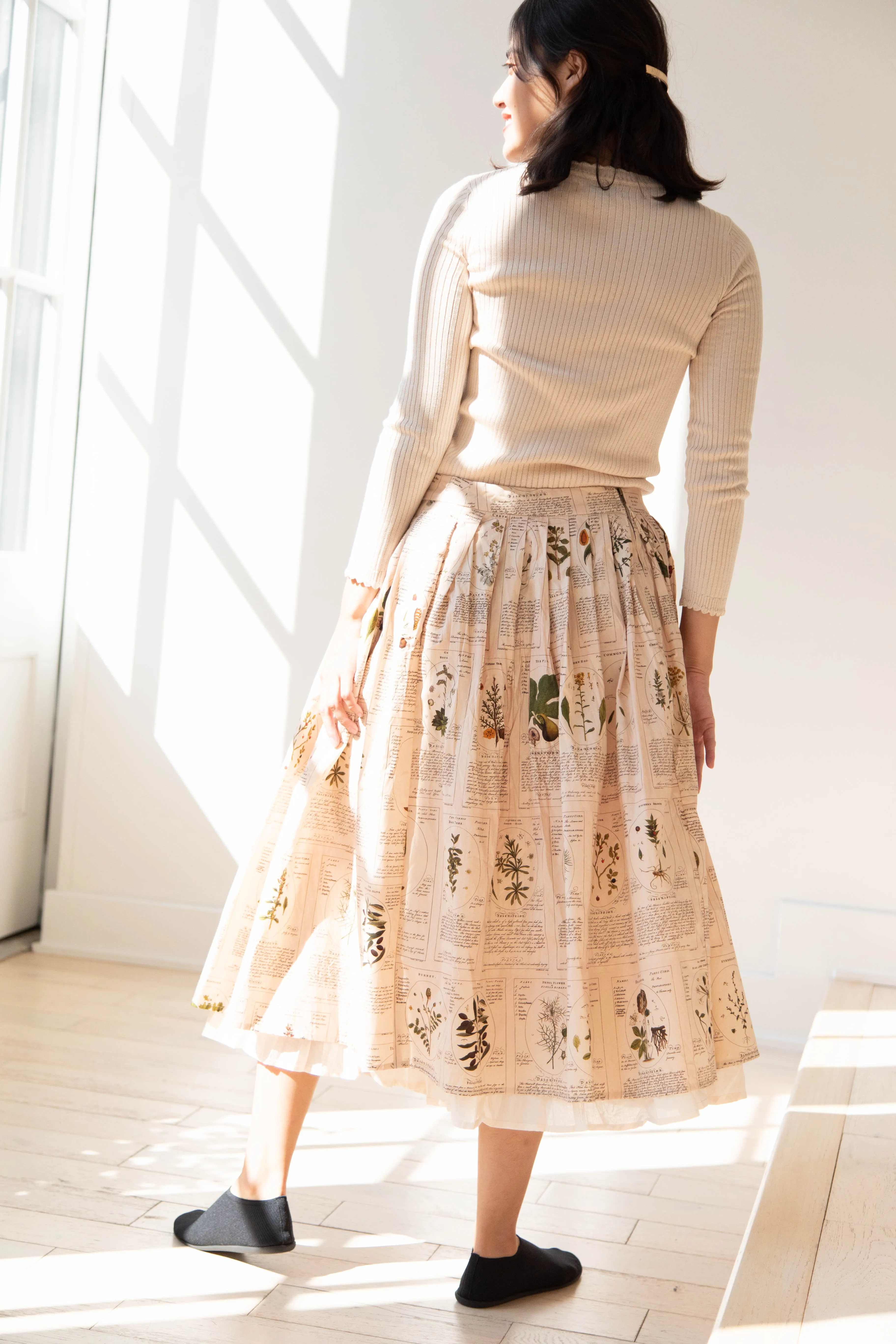 Aleksandr Manamïs | Plissé Skirt in Herbarium