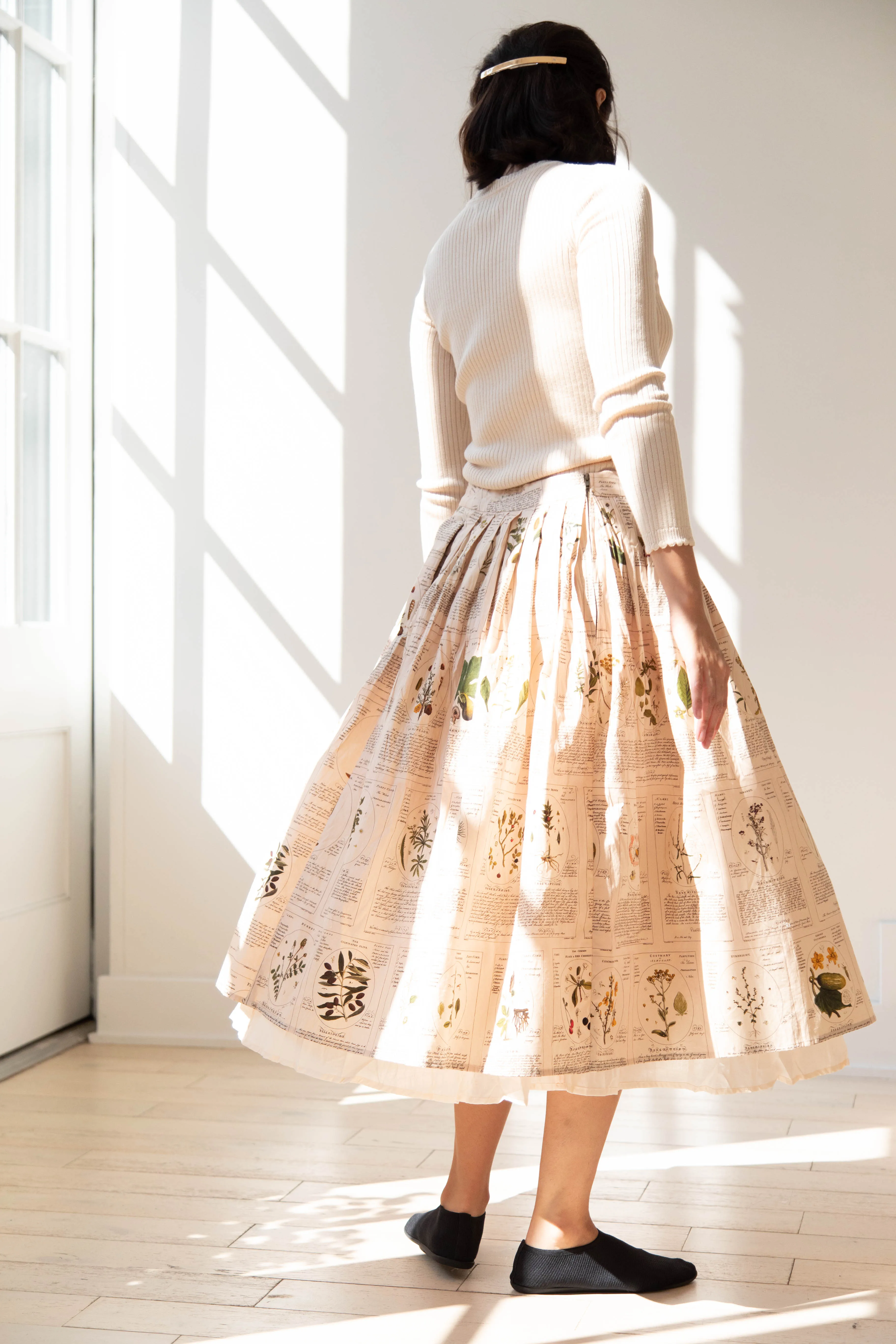 Aleksandr Manamïs | Plissé Skirt in Herbarium