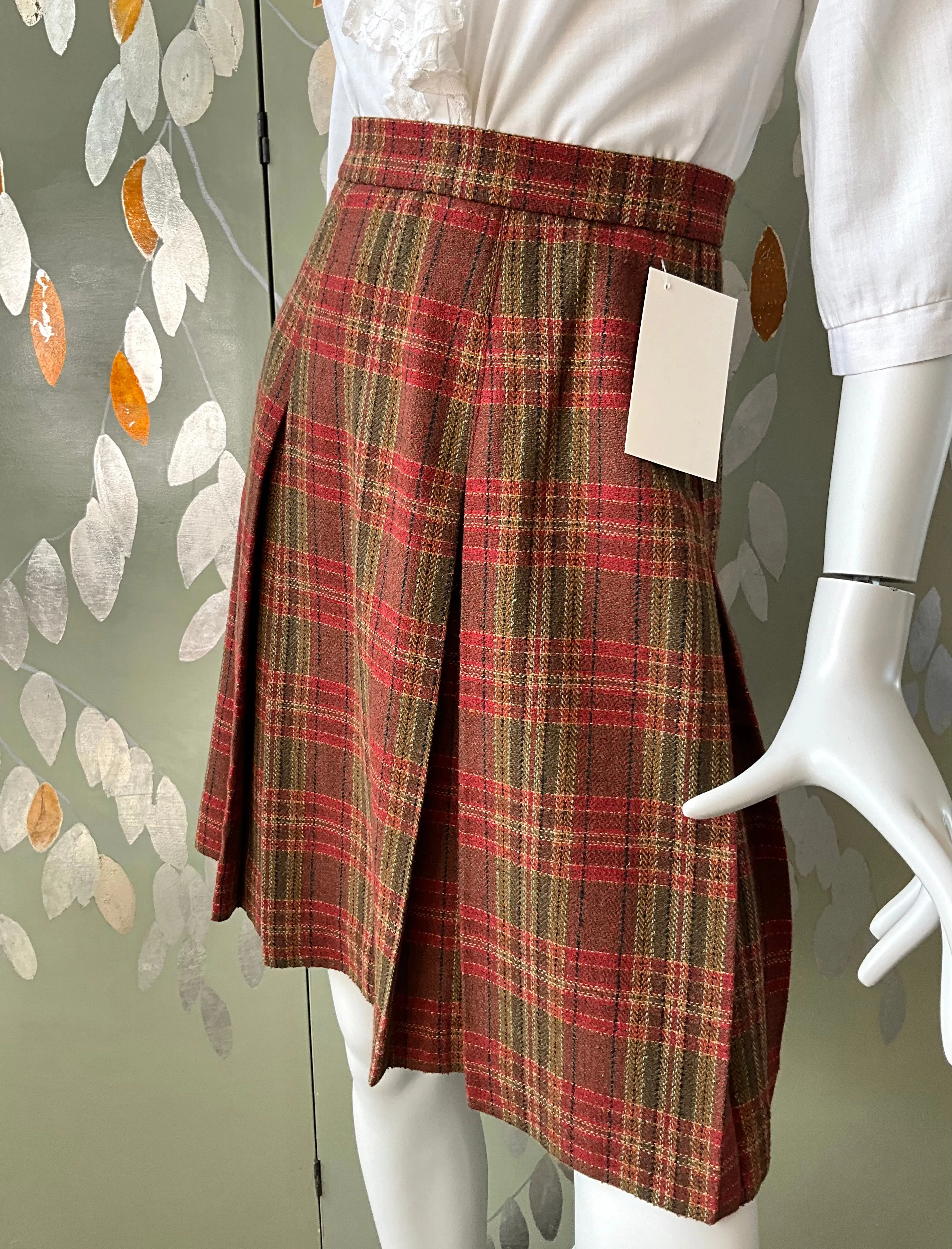 Vintage 1960s Red Green Plaid Wool Pleated Skirt, XS