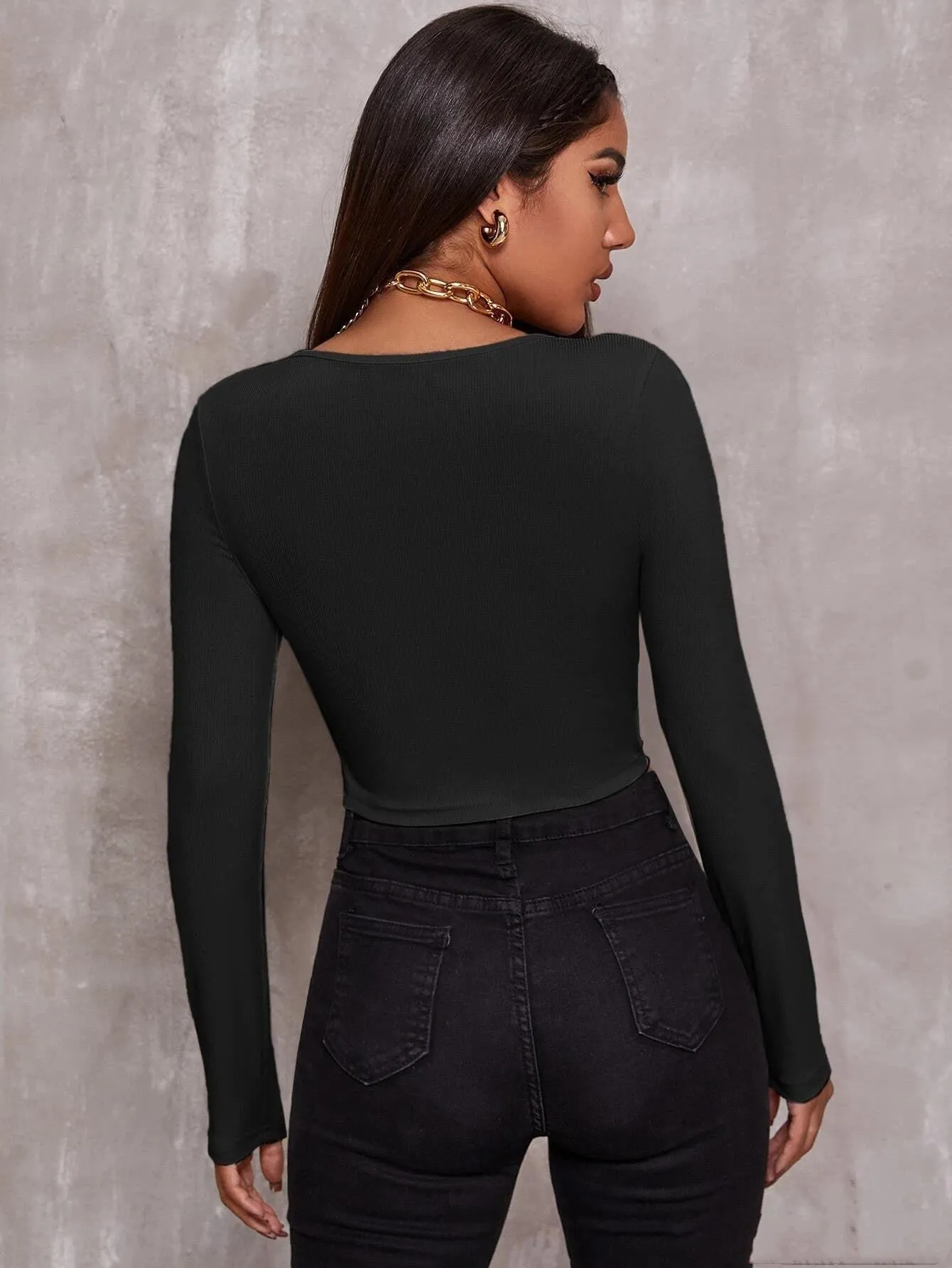 Women’s Ribbed Front-Zip Crop Top – Trendy and Edgy Style