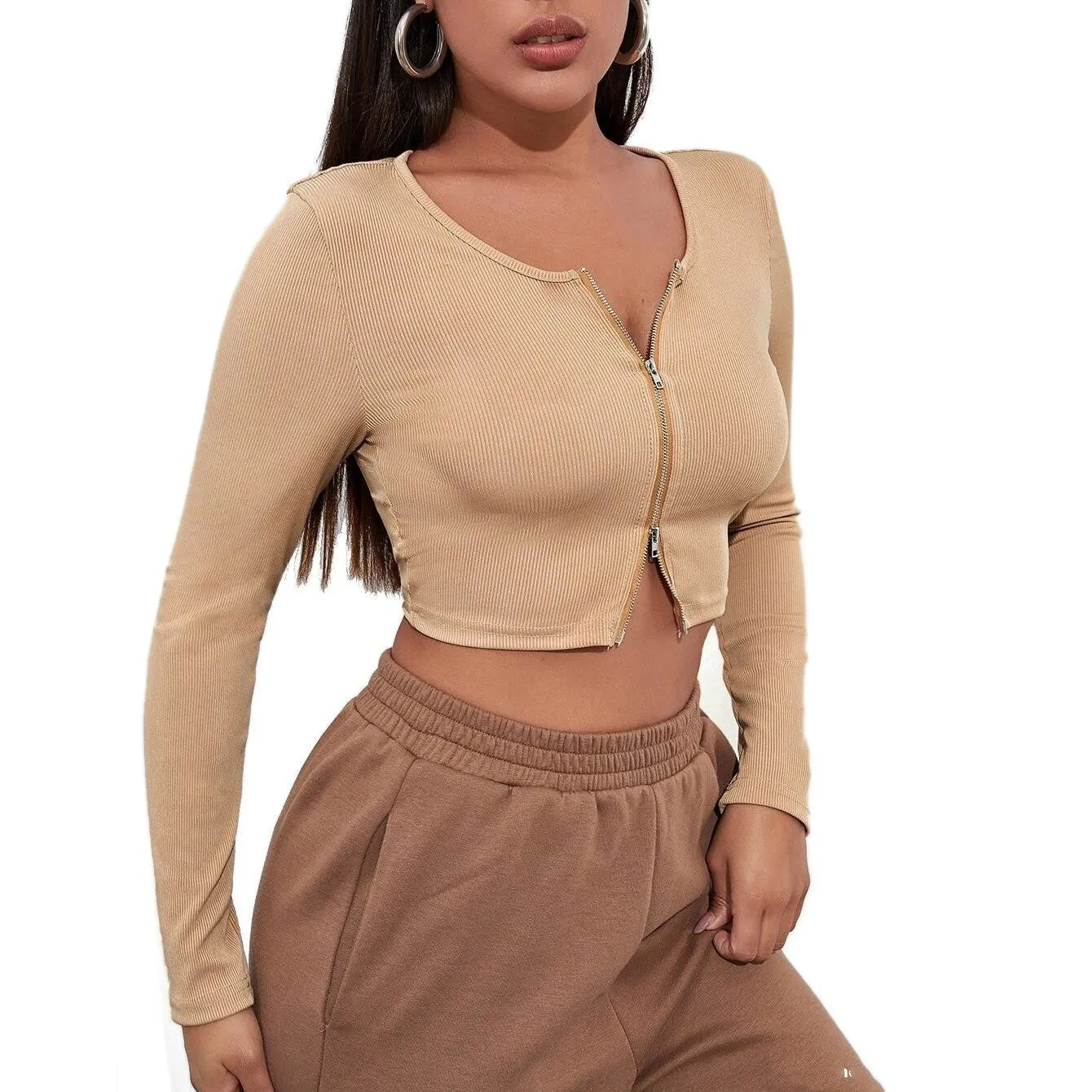 Women’s Ribbed Front-Zip Crop Top – Trendy and Edgy Style