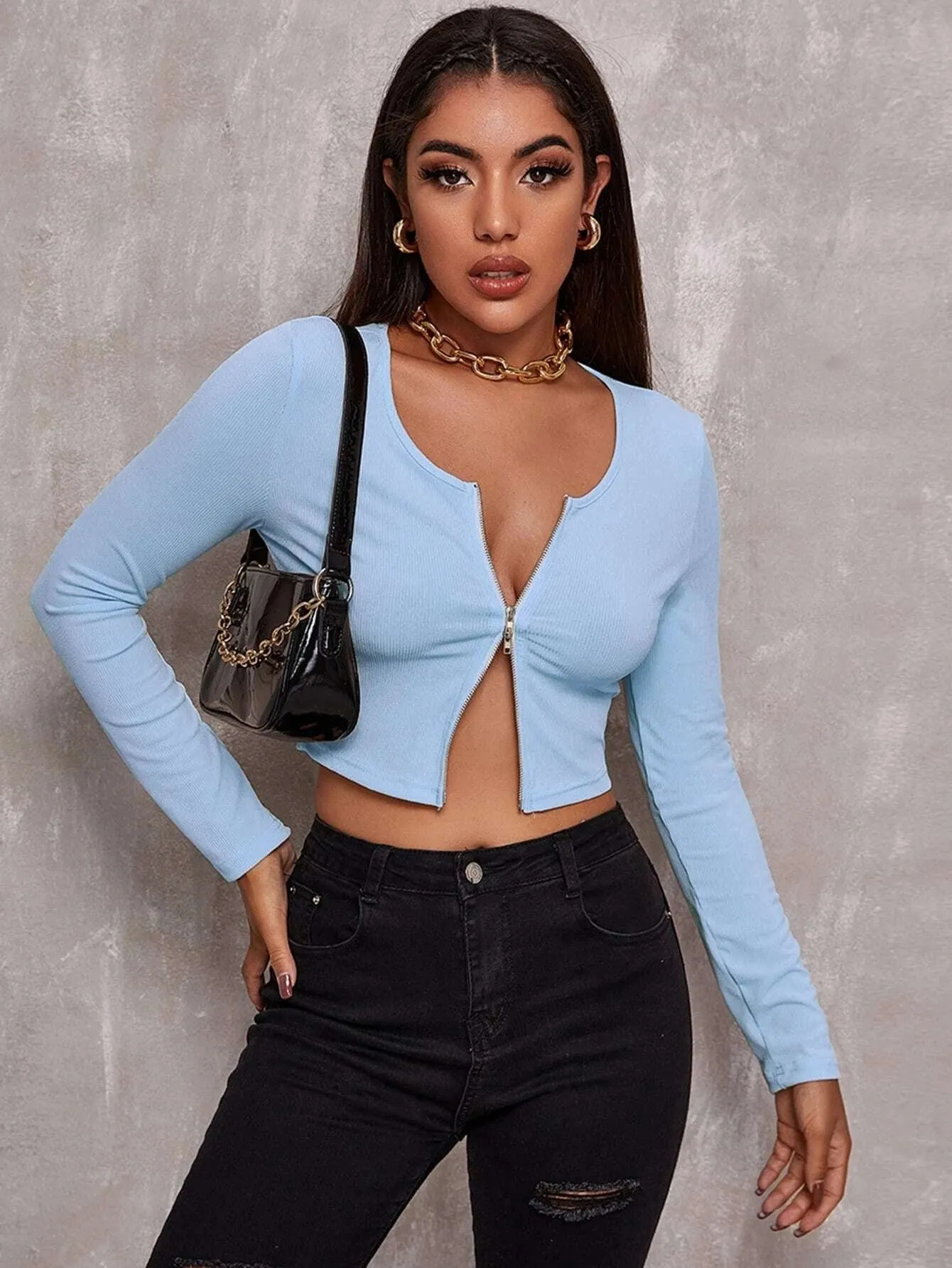 Women’s Ribbed Front-Zip Crop Top – Trendy and Edgy Style