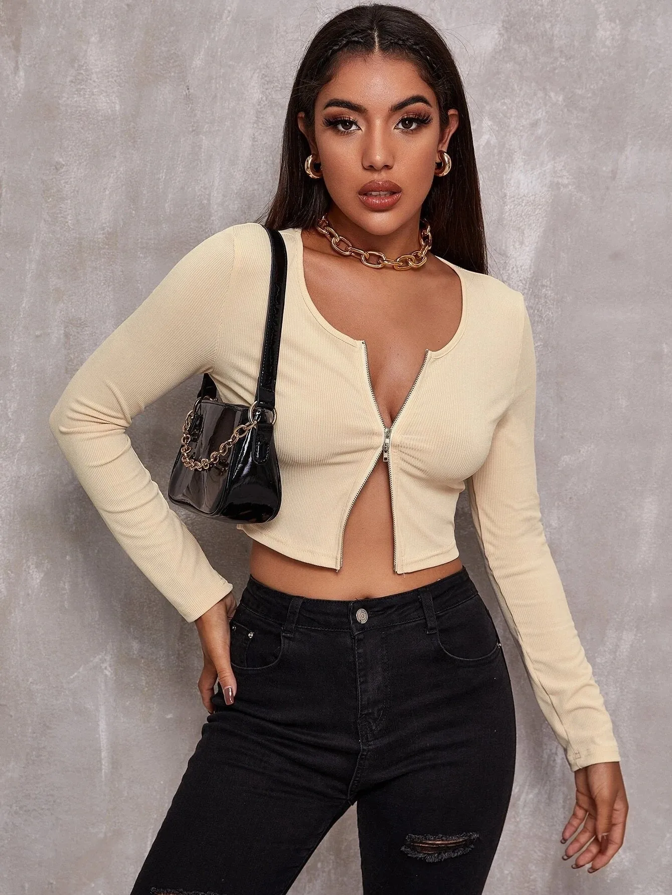 Women’s Ribbed Front-Zip Crop Top – Trendy and Edgy Style